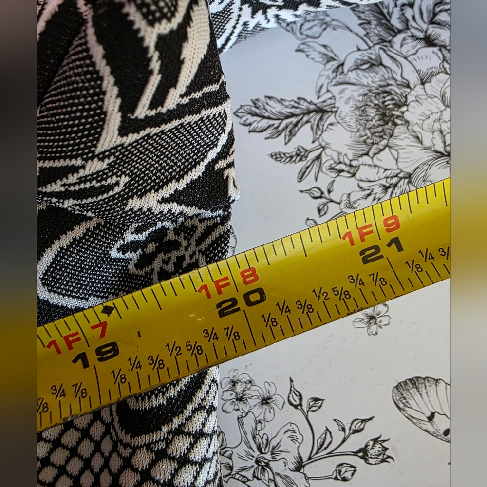 Peter Nygard Black and White Floral Long Jacket - Picture 8 of 13